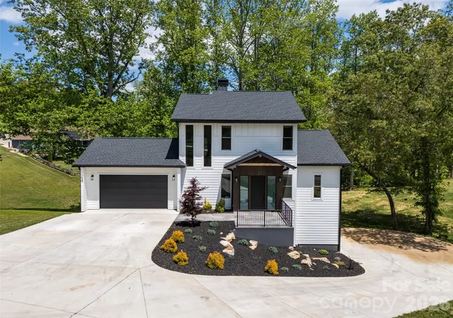 Photo 1 of Single family home for sale at 24 Copper Ml Ct, Candler, NC 28715 | MLS# 4380494 | Listing updated on 2026-10-01