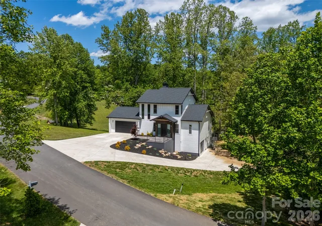 Photo 3 of Single family home for sale at 24 Copper Ml Ct, Candler, NC 28715 | MLS# 4380494 | Listing updated on 2026-10-01
