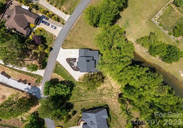 Photo 4 of Single family home for sale at 24 Copper Ml Ct, Candler, NC 28715 | MLS# 4380494 | Listing updated on 2026-10-01