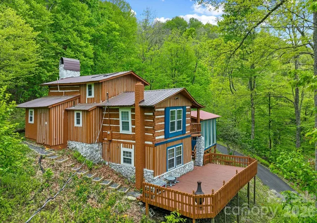 Photo 1 of Single family home for sale at 285 Glenaire Dr, Mars Hill, NC 28754 | MLS# 4380498 | Listing updated on 2026-08-26