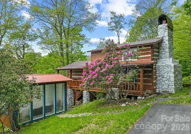 Photo 2 of Single family home for sale at 285 Glenaire Dr, Mars Hill, NC 28754 | MLS# 4380498 | Listing updated on 2026-08-26