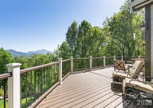 Photo 4 of Single family home for sale at 114 Nesting Ridge, Waynesville, NC 28785 | MLS# 4380539 | Listing updated on 2026-10-02