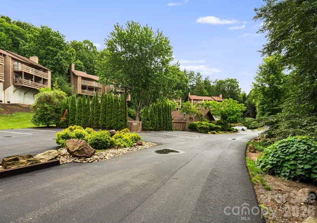 Homes for sale in Asheville, NC | 305 Piney Mountain Dr #J2, Asheville, NC 28805 | MLS# 4380545
