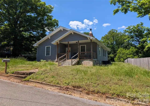 3rd image of 204 Shelby St, Hickory, NC 28601 | MLS# 4380566