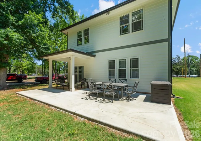 Photo 4 of Single family home for sale at 8925 Harrisburg Rd, Charlotte, NC 28215 | MLS# 4380579 | Listing updated on 2026-09-24