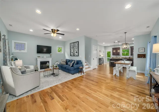 5th image of 221 Courtland Pl, Asheville, NC 28801 | MLS# 4380581
