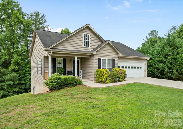 Photo 2 of Single family home for sale at 3933 Rocky Brk Pl, Lenoir, NC 28645 | MLS# 4380583 | Listing updated on 2026-09-24