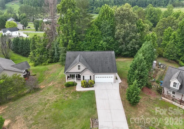 Photo 3 of Single family home for sale at 3933 Rocky Brk Pl, Lenoir, NC 28645 | MLS# 4380583 | Listing updated on 2026-09-24