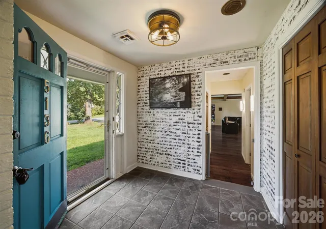 Photo 4 of Single family home for sale at 5136 Sherrill Dr, Granite Falls, NC 28630 | MLS# 4380585 | Listing updated on 2026-09-04