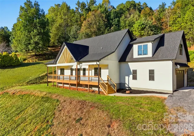 Photo 2 of Single family home for sale at 431 Tahlfield Rd, Sylva, NC 28779 | MLS# 4380590 | Listing updated on 2026-10-17