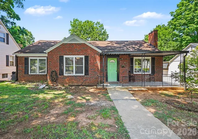 Photo 1 of Single family home for sale at 624 Margaret Dr, Statesville, NC 28677 | MLS# 4380602 | Listing updated on 2026-07-18