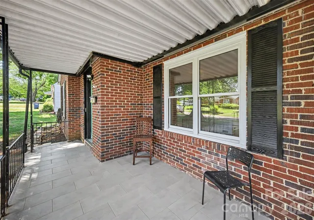 Photo 3 of Single family home for sale at 624 Margaret Dr, Statesville, NC 28677 | MLS# 4380602 | Listing updated on 2026-07-18