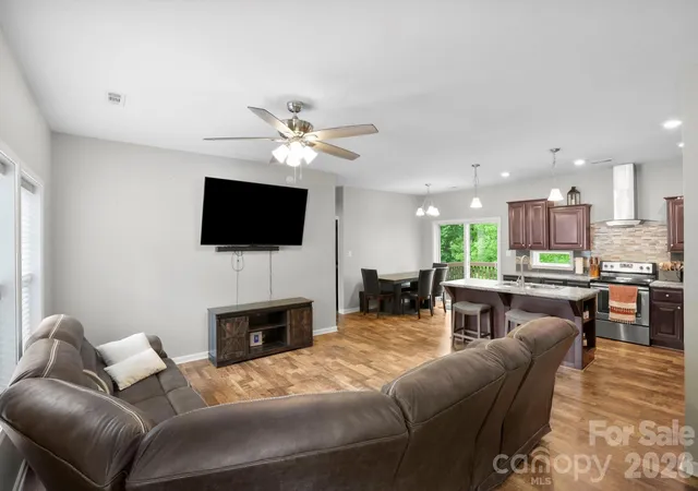 2nd image of 127 Cairens Ridge Dr, Mills River, NC 28759 | MLS# 4380614