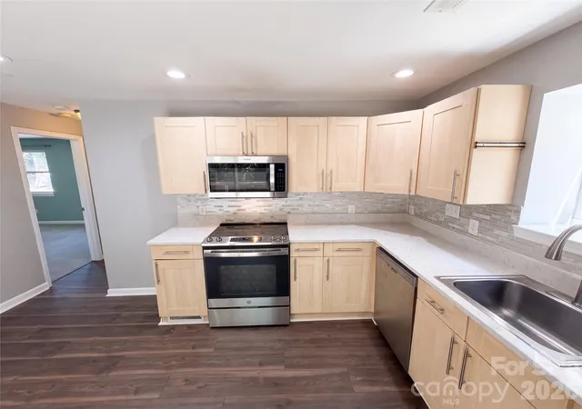 Photo 2 of Single family home for sale at 1322 Carolyn Dr, Charlotte, NC 28205 | MLS# 4380647 | Listing updated on 2026-09-15