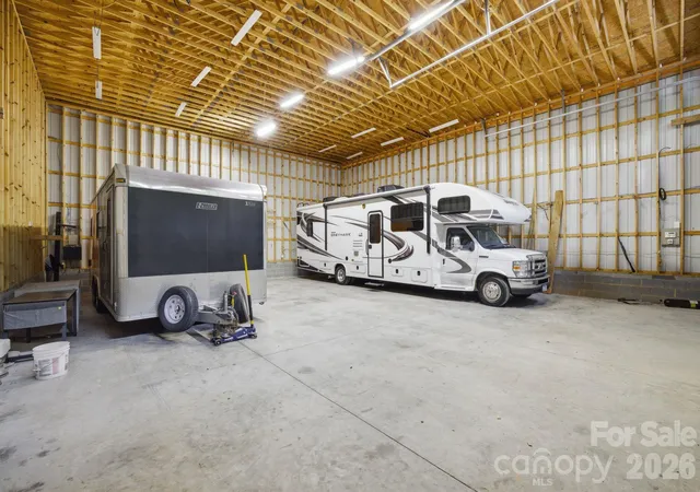 Photo 3 of Single family home for sale at 424 Mountain Harbor Dr, Lexington, NC 27292 | MLS# 4380660 | Listing updated on 2026-09-01