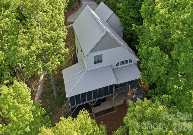 Photo 4 of Single family home for sale at 424 Mountain Harbor Dr, Lexington, NC 27292 | MLS# 4380660 | Listing updated on 2026-09-01