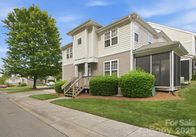 Listing Photo 4 - Condo for sale in building located at 921 Ashworth Dr, Gastonia, NC 28054
