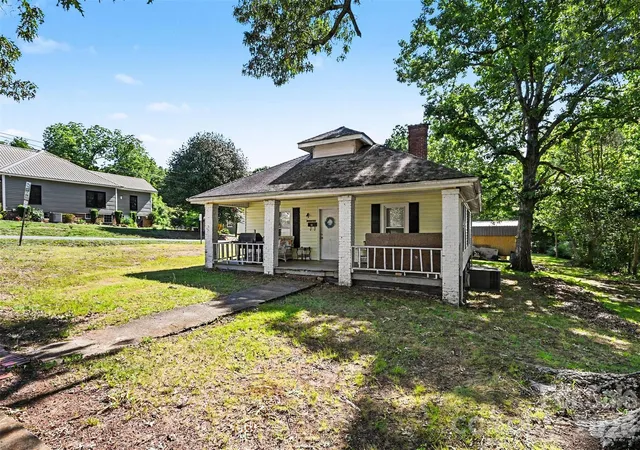 Homes for sale in Albemarle, NC | 603 S 4th St, Albemarle, NC 28001 | MLS# 4380717