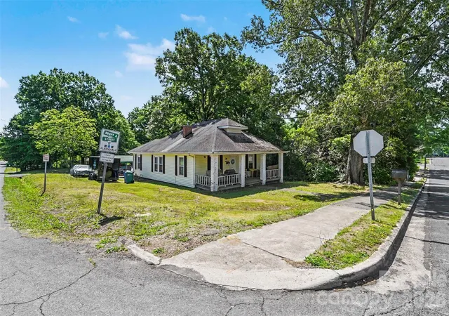Homes for sale in Albemarle, NC | 603 S 4Th St, Albemarle, NC 28001 | MLS# 4380717