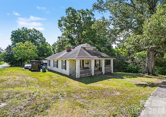 Homes for sale in Albemarle, NC | 603 S 4th St, Albemarle, NC 28001 | MLS# 4380717