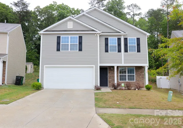 Homes for sale in Charlotte, NC | 7121 Finnigan Rd, Charlotte, NC 28215 | MLS# 4380735