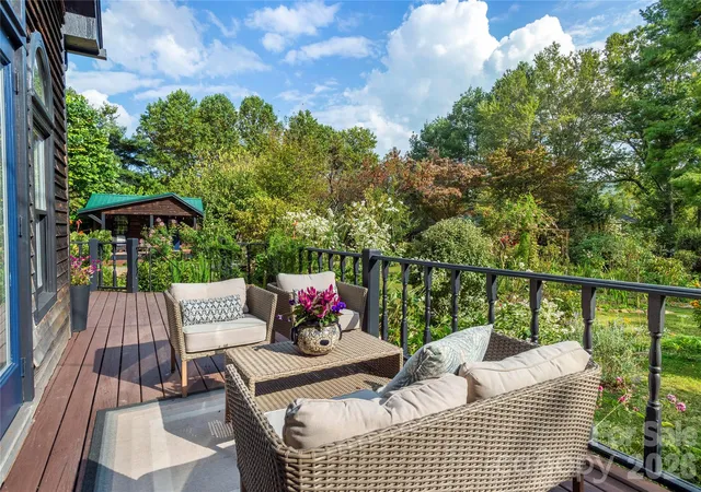 Photo 3 of Single family home for sale at 528 Padgettown Rd, Black Mountain, NC 28711 | MLS# 4380747 | Listing updated on 2026-09-30