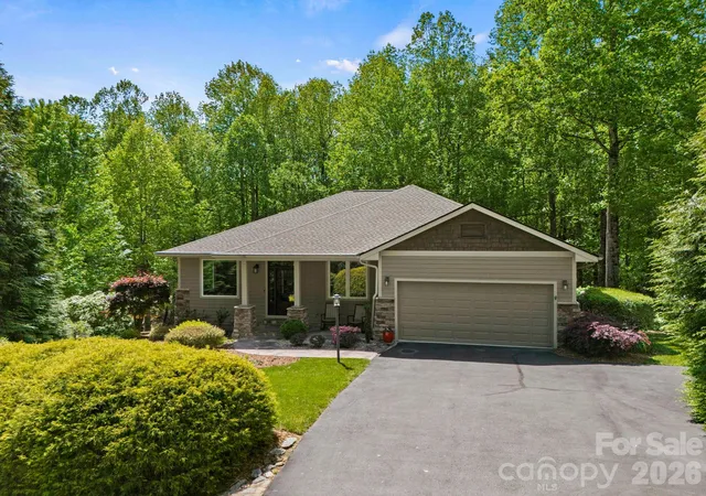 2nd image of 547 Pinnacle Peak Ln, Flat Rock, NC 28731 | MLS# 4380759