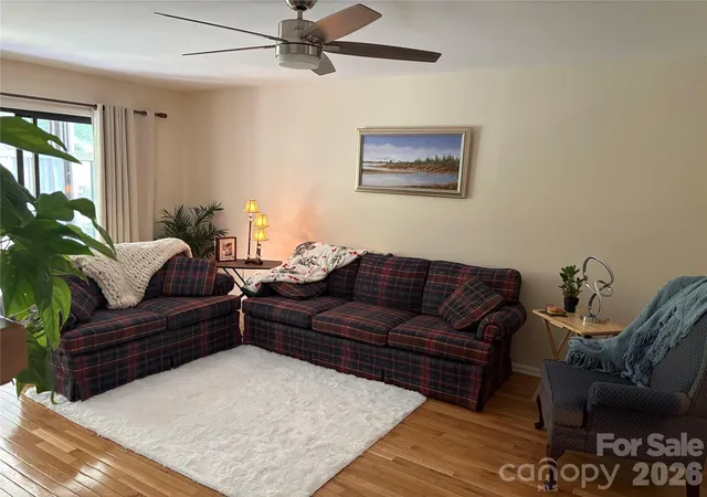 3rd image of 610 Britton Creek Dr, Hendersonville, NC 28791