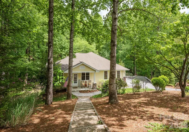 3rd image of 113 Chancery Ct, Flat Rock, NC 28731 | MLS# 4380849
