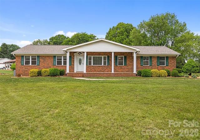 2nd image of 2430 Old Cedarwood Dr Nw, Concord, NC 28027 | MLS# 4380916