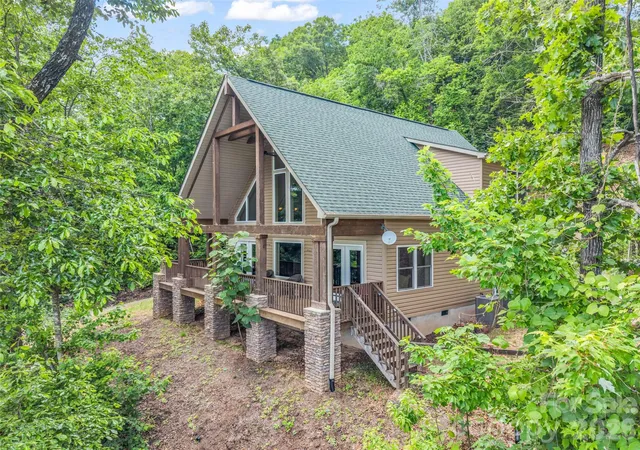 4th image of 227 Snug Harbor Cir, Lake Lure, NC 28746 | MLS# 4380922