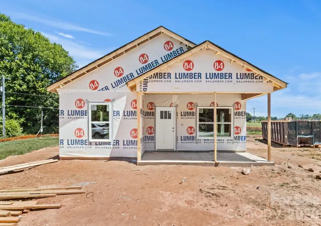 Photo 2 of Single family home for sale at 1994 Modern Ests Rd, Lincolnton, NC 28092 | MLS# 4380956 | Listing updated on 2026-09-17