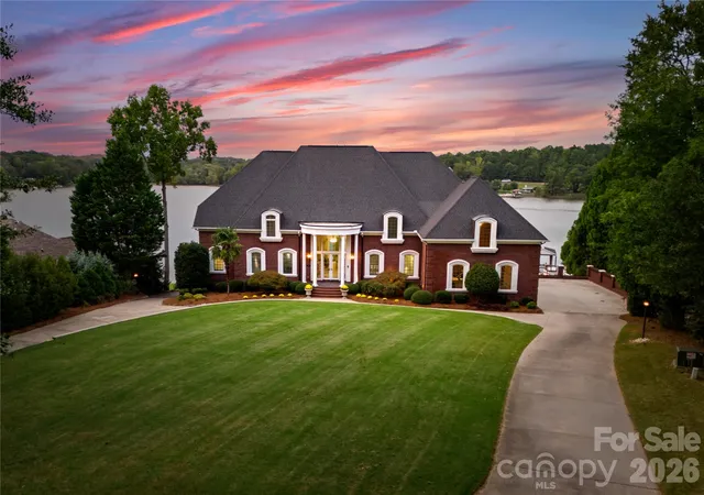 Photo 3 of Single family home for sale at 249 Blue Heron Dr, Rock Hill, SC 29732 | MLS# 4380979 | Listing updated on 2026-06-11