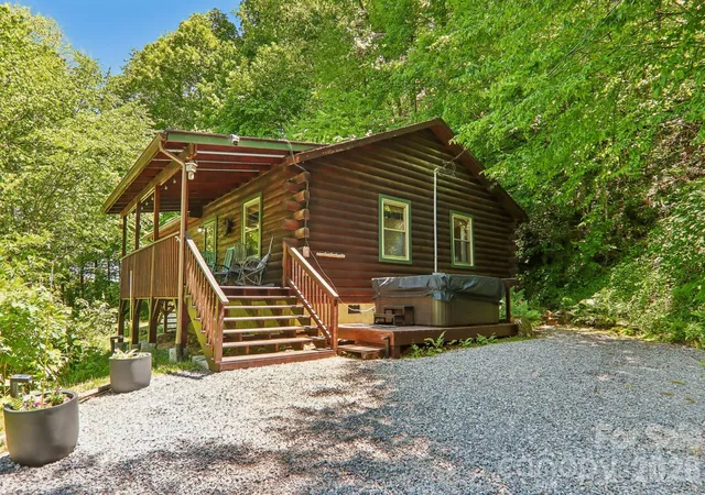 Single family home for sale at 152 Trails End Ln, Maggie Valley, NC 28751 | MLS# 4380988