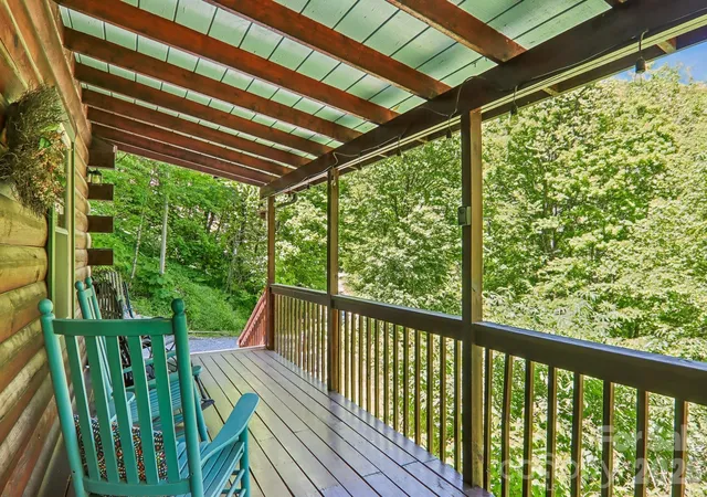Photo 3 of Single family home for sale at 152 Trails End Ln, Maggie Valley, NC 28751 | MLS# 4380988 | Listing updated on 2026-10-08
