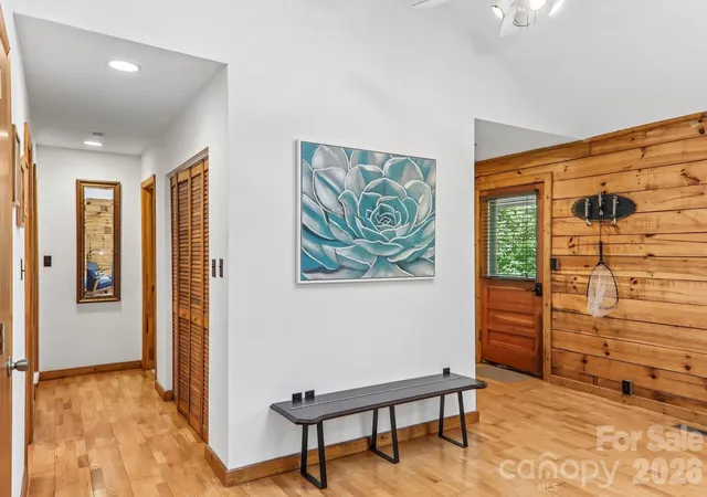 Photo 3 of Single family home for sale at 152 Trails End Ln, Maggie Valley, NC 28751 | MLS# 4380988 | Listing updated on 2026-10-08