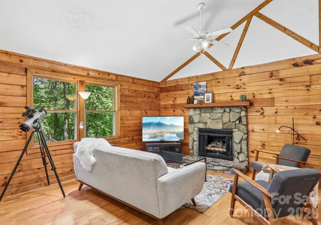 Photo 4 of Single family home for sale at 152 Trails End Ln, Maggie Valley, NC 28751 | MLS# 4380988 | Listing updated on 2026-10-08