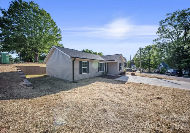 2nd image of 301 W 9th St, Kannapolis, NC 28081 | MLS# 4381033