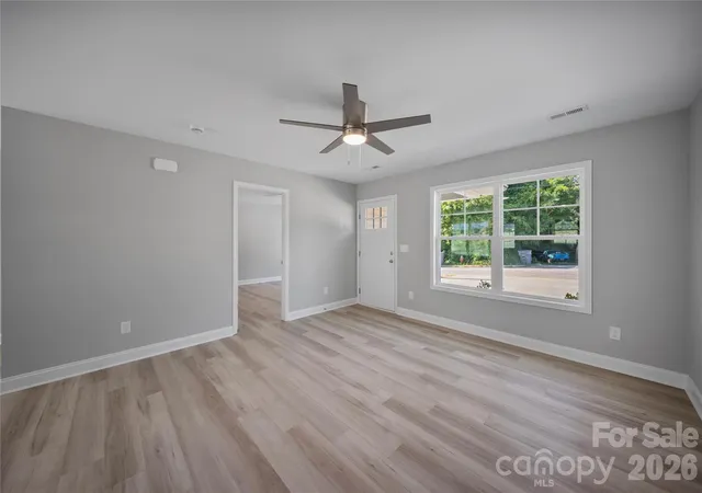 Photo 4 of Single family home for sale at 301 W 9th Street, Kannapolis, NC 28081 | MLS# 4381033 | Listing updated on 2026-08-12