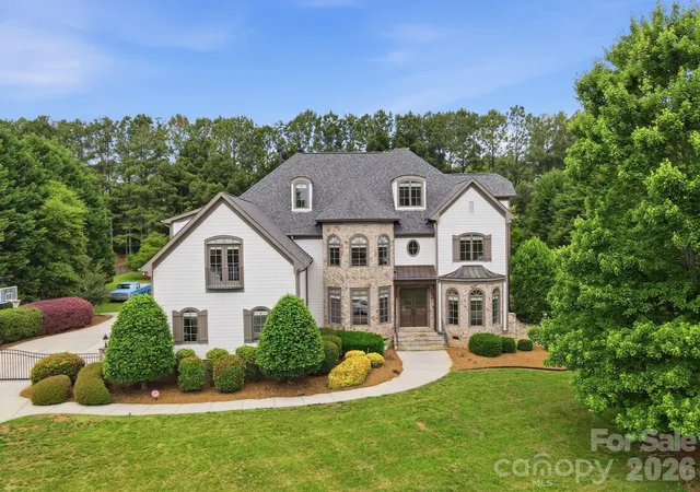 Photo 2 of Mansion for sale at 105 Quincy Ct, Mooresville, NC 28117 | MLS# 4381163 | Listing updated on 2026-08-20