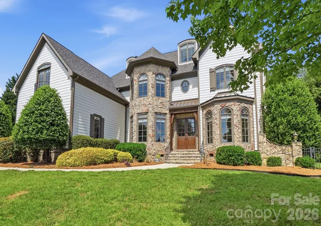Photo 3 of Mansion for sale at 105 Quincy Ct, Mooresville, NC 28117 | MLS# 4381163 | Listing updated on 2026-08-20