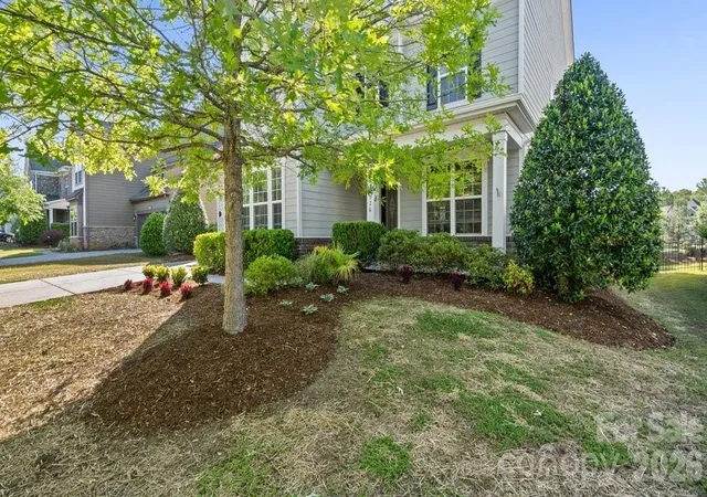 Photo 3 of Single family home for sale at 11926 Grey Partridge Dr, Charlotte, NC 28278 | MLS# 4381205 | Listing updated on 2026-09-27