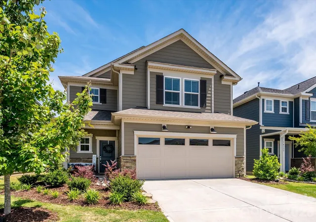Photo 1 of Single family home for sale at 14129 Canemeadow Dr, Charlotte, NC 28278 | MLS# 4381211 | Listing updated on 2026-09-15