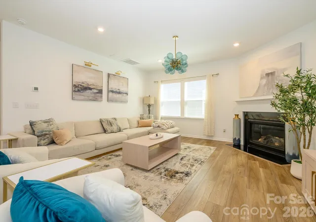 Photo 3 of Single family home for sale at 14129 Canemeadow Dr, Charlotte, NC 28278 | MLS# 4381211 | Listing updated on 2026-09-15