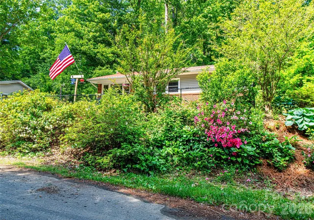 Homes for sale in Swannanoa, NC | 203 Kennedy Dr #21 & 22, Swannanoa, NC 28778 | MLS# 4381236