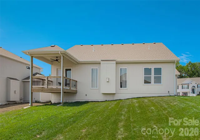 Photo 2 of Single family home for sale at 222 Edgewood Dr, Statesville, NC 28625 | MLS# 4381240 | Listing updated on 2026-07-01