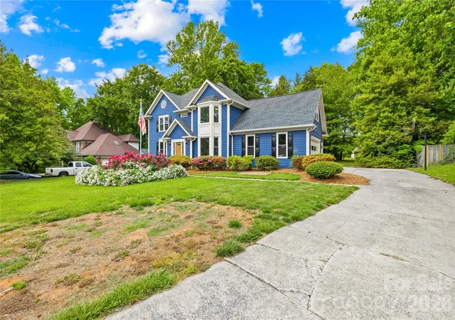 Photo 3 of Single family home for sale at 1066 Briarcliff Rd, Mooresville, NC 28115 | MLS# 4381253 | Listing updated on 2026-09-24
