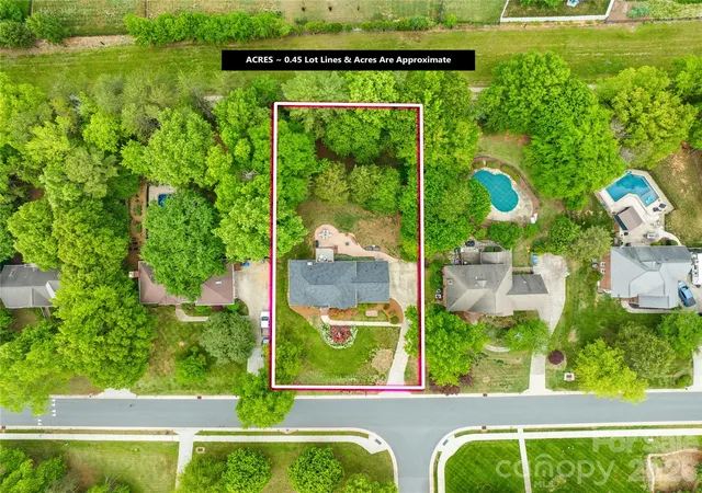 Photo 3 of Single family home for sale at 1066 Briarcliff Rd, Mooresville, NC 28115 | MLS# 4381253 | Listing updated on 2026-09-24