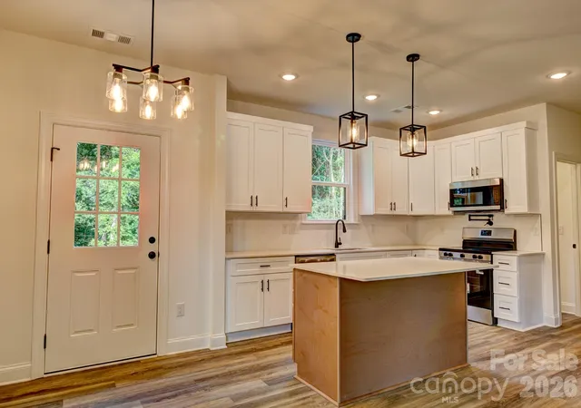 Homes for sale in Shelby, NC | 504 Oakland Dr, Shelby, NC 28150 | MLS# 4381264