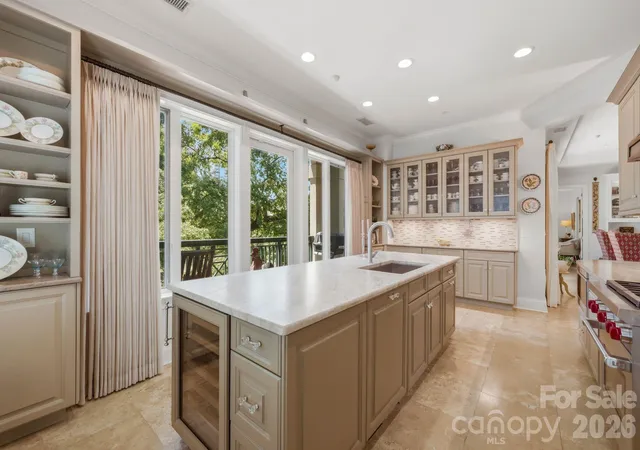 2nd image of 229 N Church St #403, Charlotte, NC 28202 | MLS# 4381312